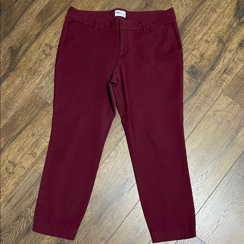 Old Navy Women's Pixie Ankle Pants in Burgundy, Size 14 Regular